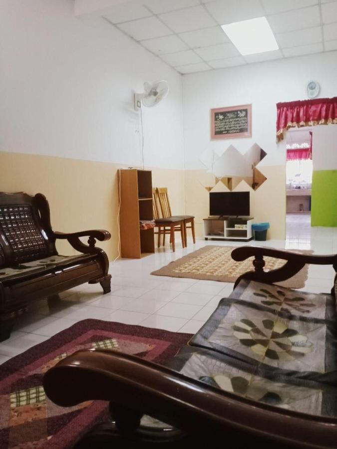 Homestay Ummi Razzin Kuala Kangsar Εξωτερικό φωτογραφία